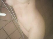 Entra un doccia con me