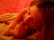 faccio venire un 50enne mi sborra in bocca e lecco le dita